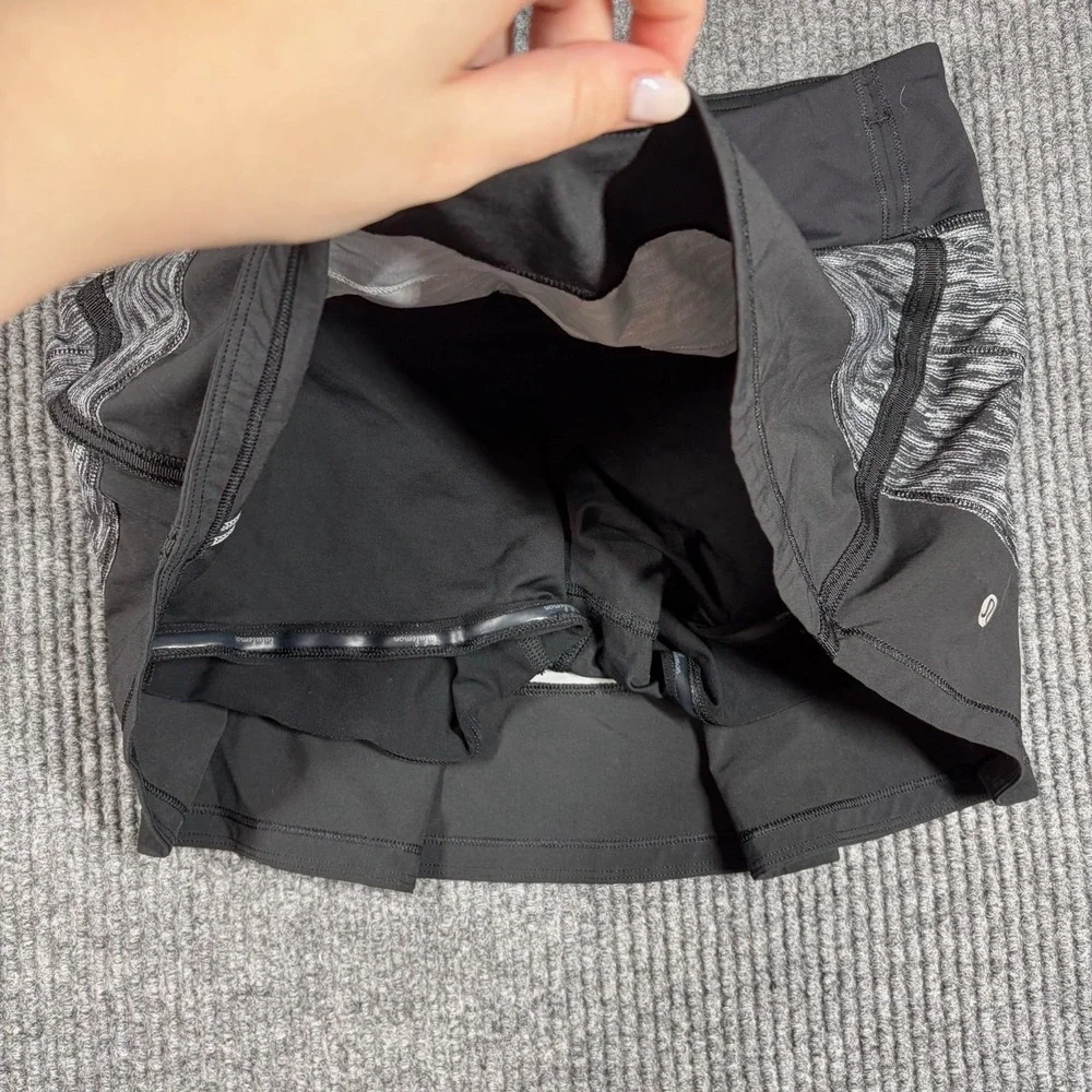 Lululemon Pace Rival Skirt II Women 4 Space Dye Black Gray Tennis Built In Brief